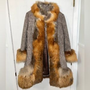 Amazing quality vintage fur coat 😍 worth over $400